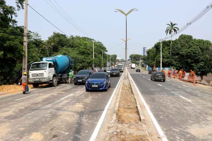 Seminf-Conclui-Etapa-de-Concretagem-na-Avenida-Mário-Ypiranga-Monteiro