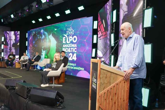 Serafim-Corrêa-enfatiza-o-valor-da-ciência-e-inovação-na-Expo-Amazônia-Bio&TIC-2024