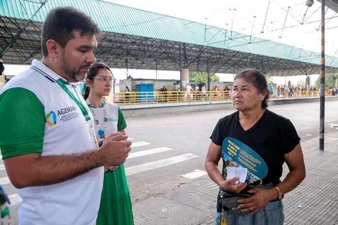 Ageman-realiza-panfletagem-em-terminais-de-transporte-coletivo