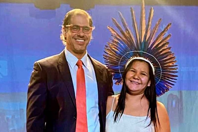 Atriz-Bitta-Tikuna-e-DPE-transformam-realidades-através-da-arte-no-Dagmar-Feitoza2