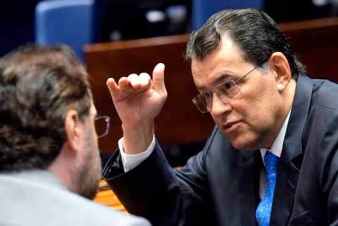 Eduardo-Braga-apresenta-relatório-sobre-reforma-tributária