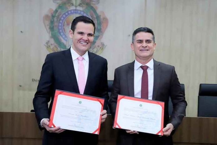 Prefeito-David-Almeida-e-Vice-Prefeito-Renato-Junior-são-diplomados-pelo-TRE-AM