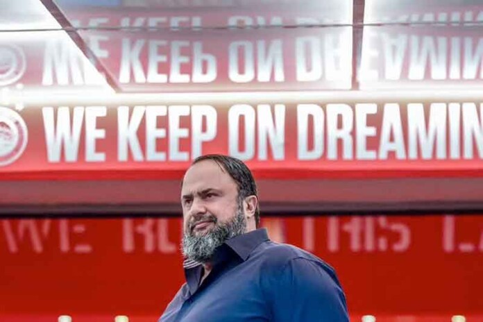 Saiba-quem-é-Evangelos-Marinakis,-bilionário-grego-que-quer-comprar-o-Vasco