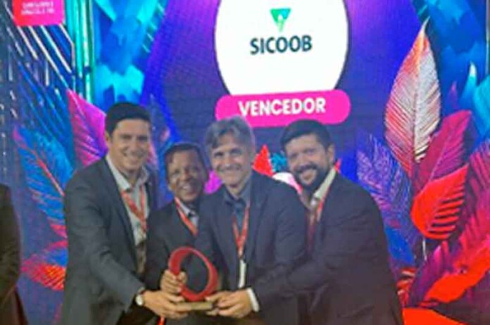 Sicoob-é-reconhecido-no-Prêmio-Banking-Transformation-com-inovação-em-Open-Finance