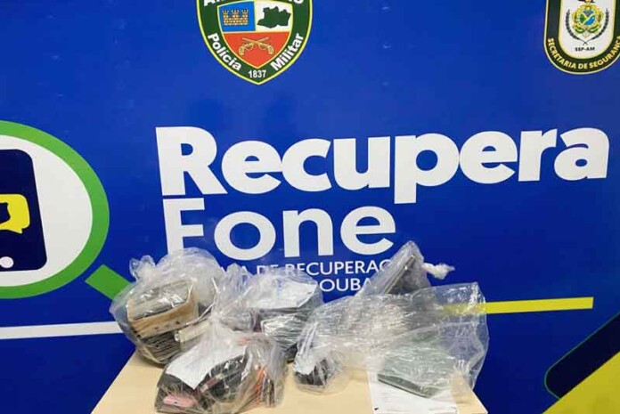 Polícia-Civil-prende-cinco-pessoas-e-apreende-109-celulares-roubados-em-Manaus
