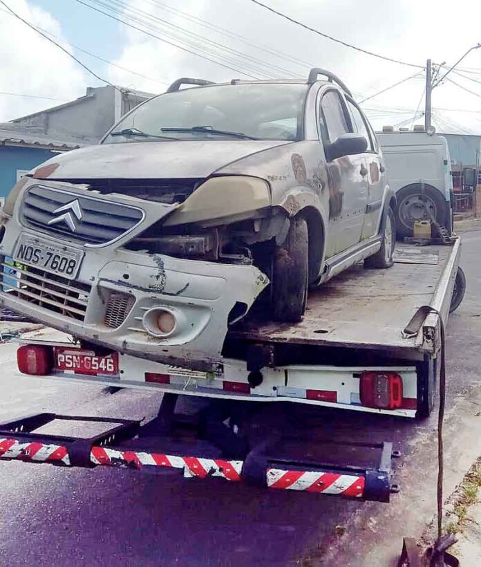 Prefeitura-remove-sucatas-de-veículos-abandonados-na-zona-Norte-de-Manaus
