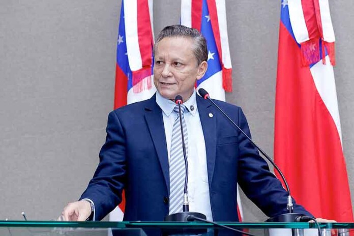 Deputado-propõe-novos-cursos-superiores-para-UEA-em-Boca-do-Acre