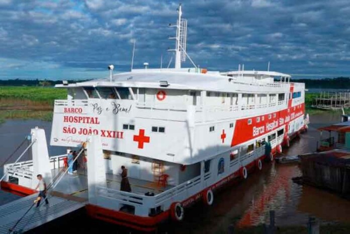 Itacoatiara-realiza-mais-de-10-mil-atendimentos-médicos-com-Barco-Hospital