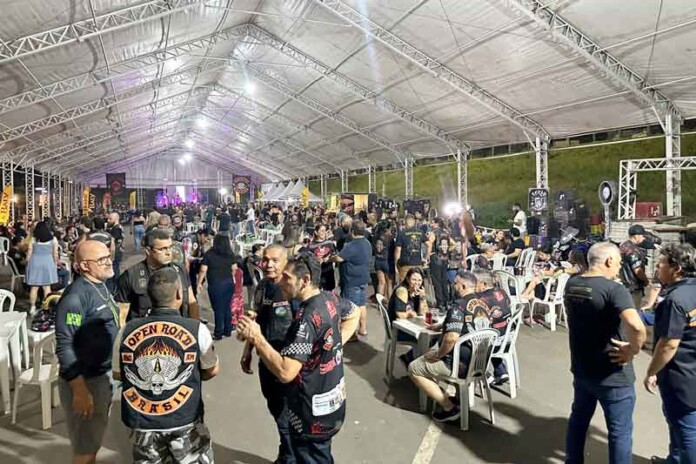 Motociclistas-se-unem-para-transformar-a-Páscoa-de-centenas-de-crianças-em-Manaus