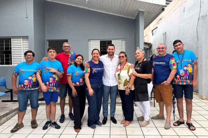 Paulo-Tyrone-destaca-desafios-de-mães-atípicas-no-cuidado-de-crianças-com-TEA
