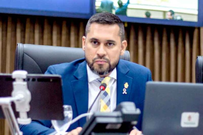 Paulo-Tyrone-pede-investigação-sobre-caso-de-criança-agredida-em-escola-municipal