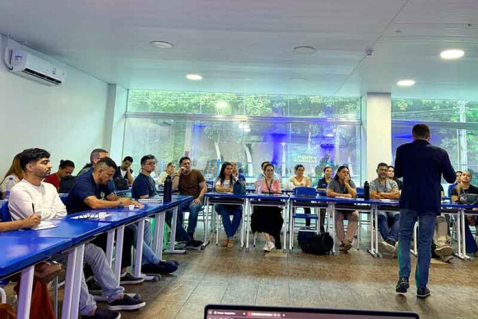 Treinar-líderes-do-setor-público-proporciona-serviço-mais-eficiente-e-humanizado