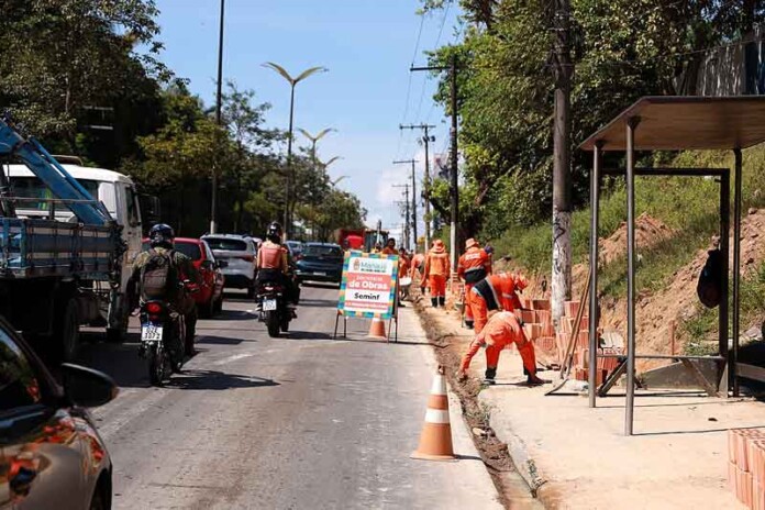 Avenida-Rodrigo-Otávio-recebe-obras-de-revitalização-e-ampliação-de-passeio-público