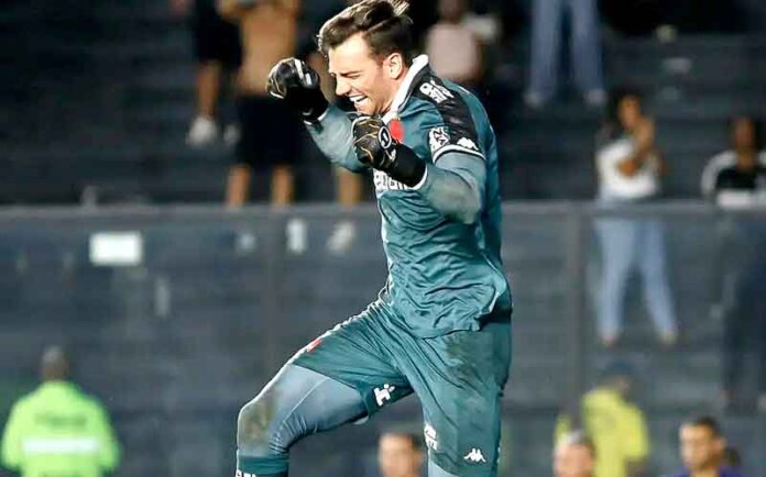 Léo-Jardim-brilha,-Vasco-elimina-Operário-PR-e-avança-na-Copa-do-Brasil