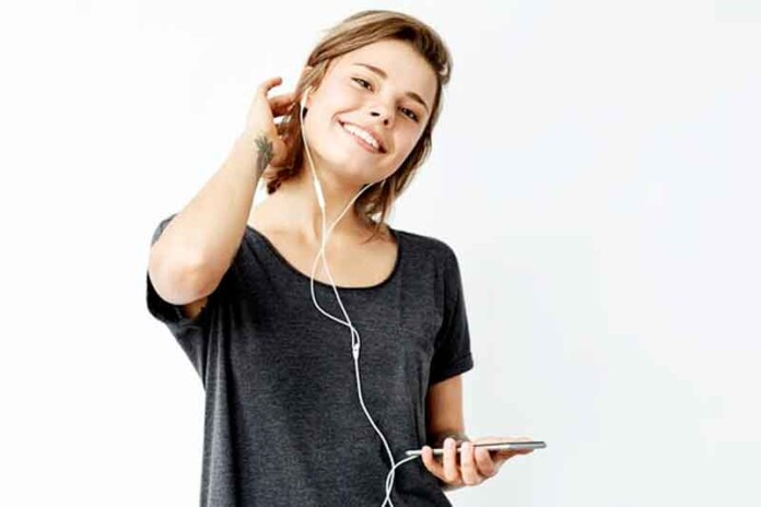 OMS-estima-que-mais-de-um-bilhão-de-jovens-poderão-desenvolver-perda-auditiva