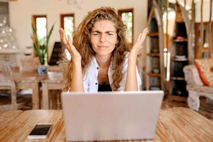 Stalkear-o-parceiro-nas-redes-sociais-inocente-ou-tóxico