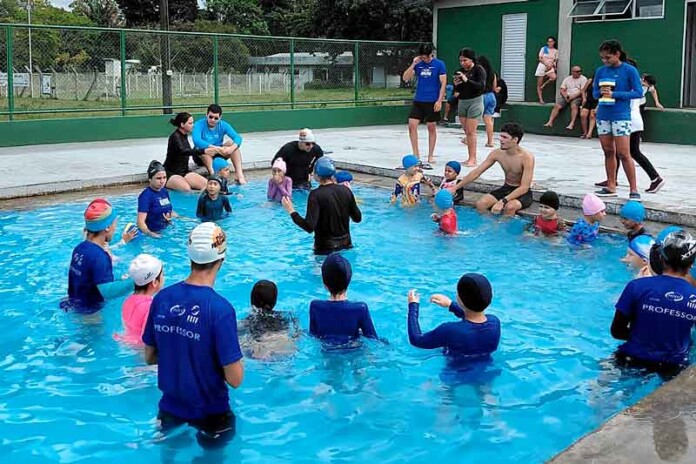 Alfabetização-aquática-da-Ufam-promove-inclusão-e-prevenção-de-acidentes-com-crianças