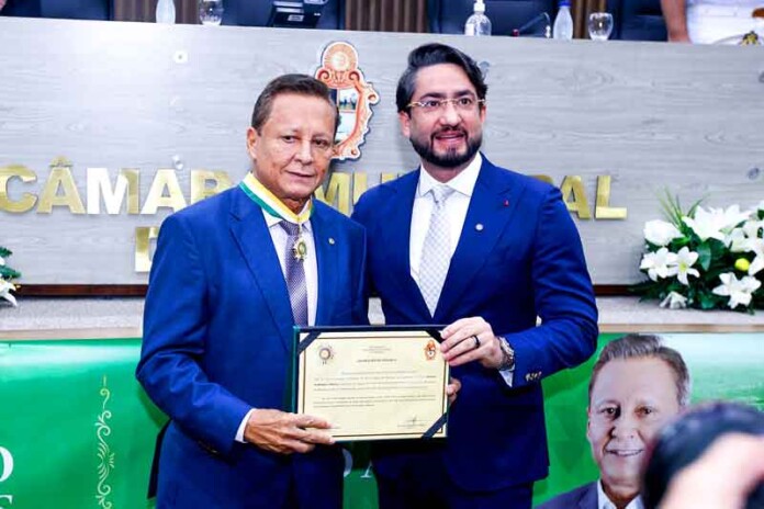 Câmara-Municipal-homenageia-Adjuto-Afonso-com-maior-honraria-da-cidade-de-Manaus