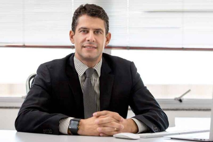 DRAUZIO-MENEZES---DIRETOR-COMERCIAL-E-MKT