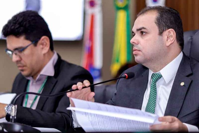 Deputado-Roberto-Cidade-cobra-implantação-do-Selo-Produto-Amazonense