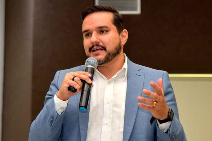 Especialista-em-Gerenciamento-de-Projetos-pela-FGV,-Vinnicius-Ventura