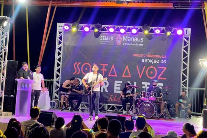 Estudantes-e-servidores-da-EJA-soltam-a-voz-em-tributo-a-Chico-da-Silva1