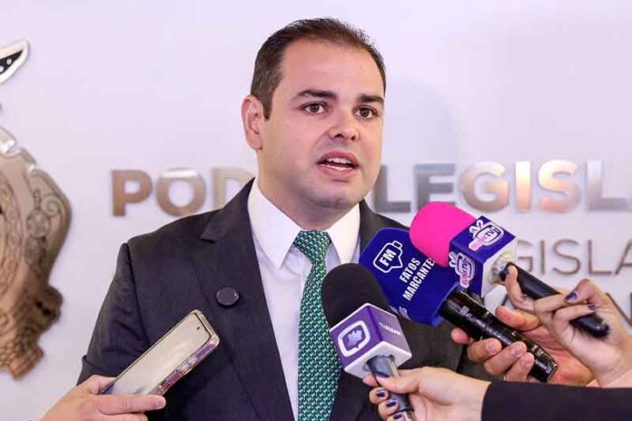 Hospedagem-a-R$-127-mil-Roberto-Cidade-repudia-abusos-em-Parintins