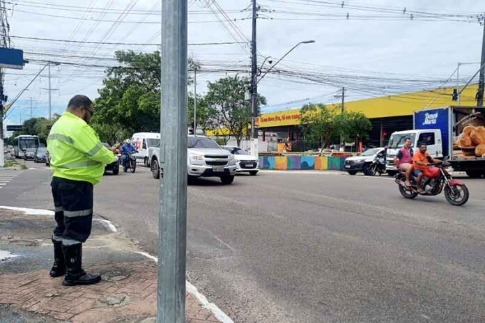 IMMU-intensifica-fiscalização-e-ordena-trânsito-em-vias-da-zona-Oeste