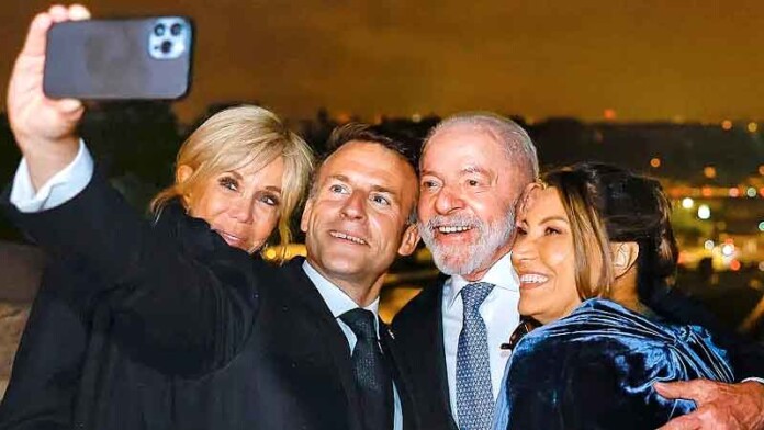 Lula-volta-da-França-e-completa-114-dias-fora-do-Brasil