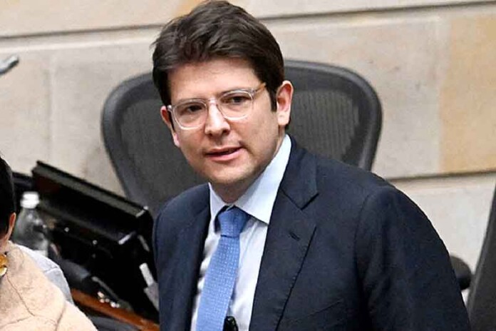 Miguel-Uribe,-pré-candidato-à-presidência-da-Colômbia,-sofre-atentado