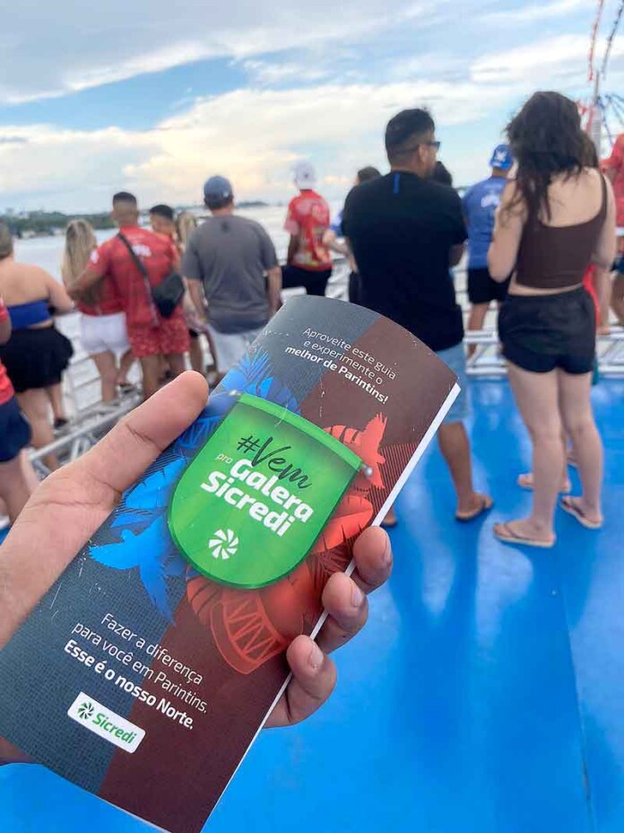 Sicredi-mergulha-no-Festival-de-Parintins-com-ações-especiais-de-apoio-ao-comércio-local