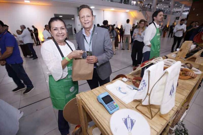 Adjuto-Afonso-defende-protagonismo-amazônico-no-maior-evento-de-bioeconomia-da-região
