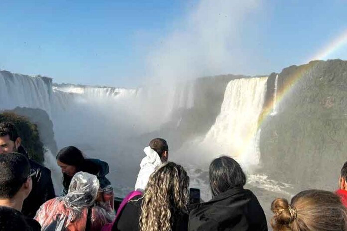 Brasil-é-o-2º-País-que-Mais-Cresceu-em-Turismo-Internacional-no-1º-Semestre-de-2025