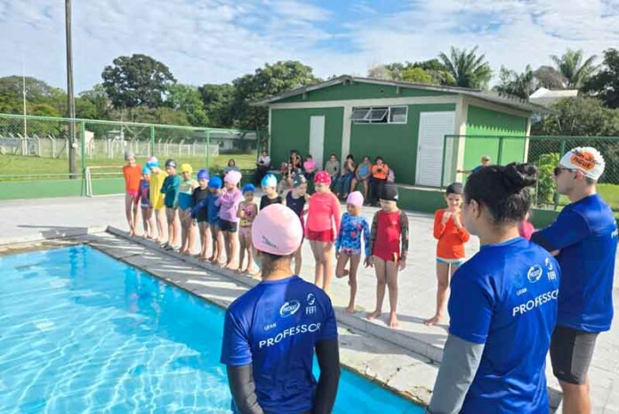 Crianças-aprendem-a-prevenir-afogamentos-em-ação-do-Projeto-Afam-na-Ufam