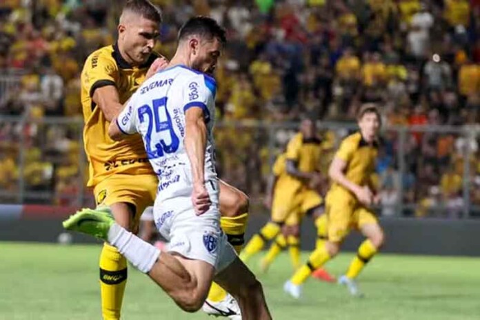 Empate-Agitado-Amazonas-e-Paysandu-Ficam-no-1-a-1-pelo-Campeonato-Brasileiro