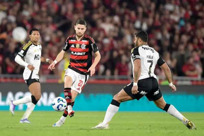 Gol-de-Léo-Ortiz-garante-vitória-do-Flamengo-sobre-o-Galo-no-Maracanã_1