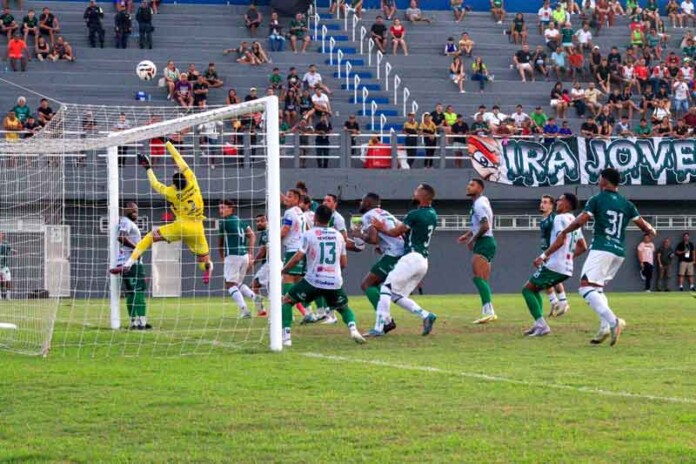 Manaus-FC-Vence-de-Virada-e-Retorna-ao-G4-da-Série-D