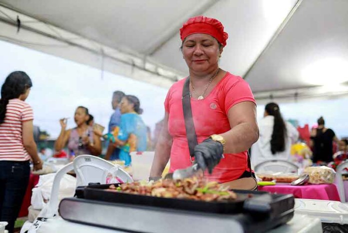 Mulheres-chefes-de-família-ganham-destaque-no-Bazar-do-Prosamin+