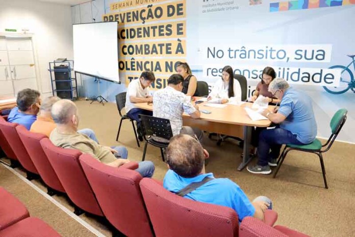 Prefeitura-inicia-fase-de-assinatura-de-contratos-do-sistema-de-transporte-complementar