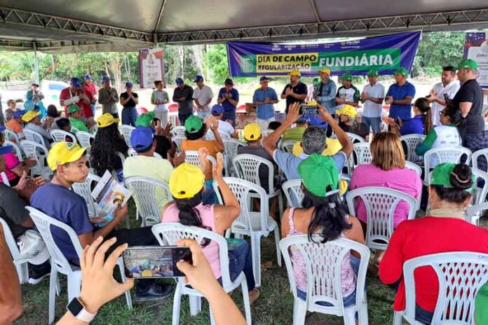 Produtores-rurais-de-Rio-Preto-da-Eva-são-beneficiados-com-entrega-de-georreferenciamento