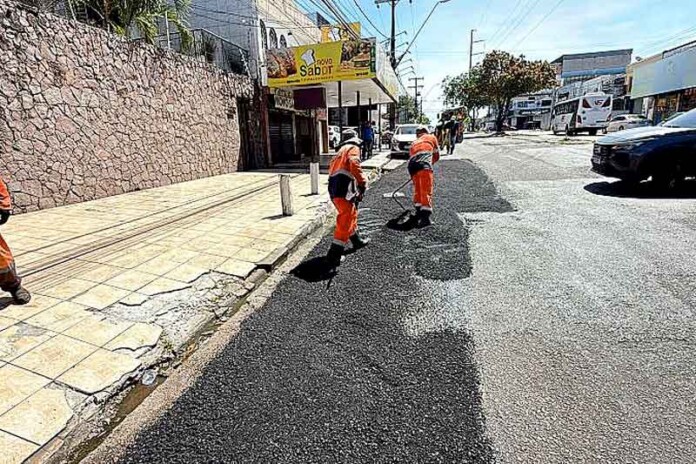 Seminf-intensifica-obras-nas-avenidas-Castelo-Branco-e-Borba,-na-zona-Sul-de-Manaus