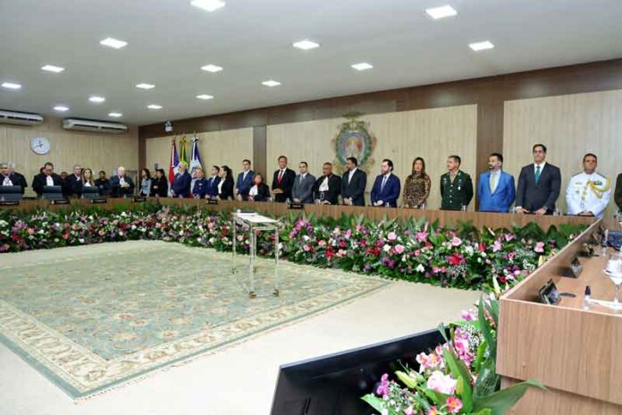 Tribunal-de-Contas-acompanha-solenidade-de-posse-de-Ida-Maria-e-Lia-Maria-no-TJAM1