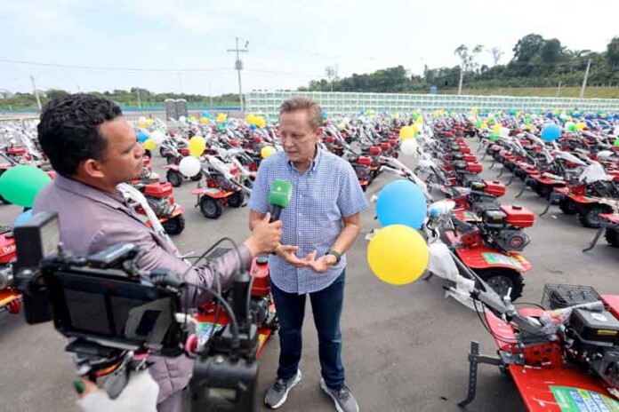 Adjuto-Afonso-reforça-defesa-do-produtor-rural-em-entrega-de-implementos-agrícolas