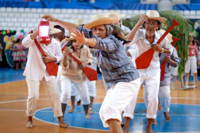 “Arraiá-EnvelheSer”-reúne-música,-dança-e-tradição-para-4-mil-participantes