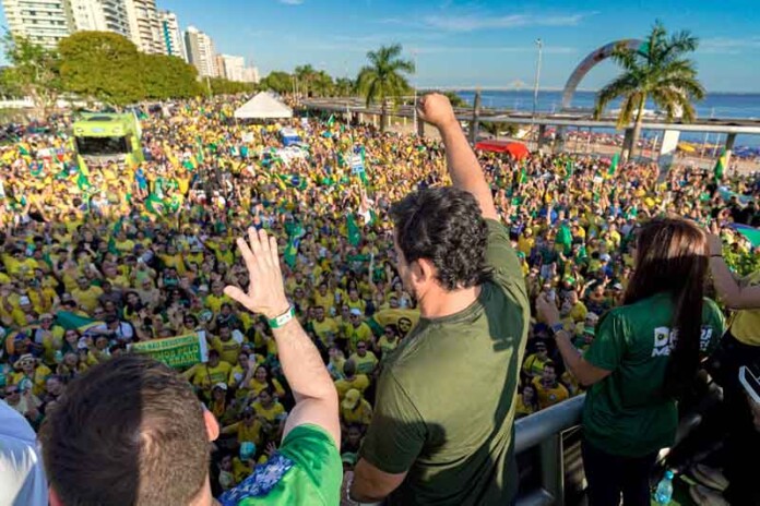 Ato-”Fora-Lula-e-fora-Moraes”-mostra-força-da-direita-em-Manaus