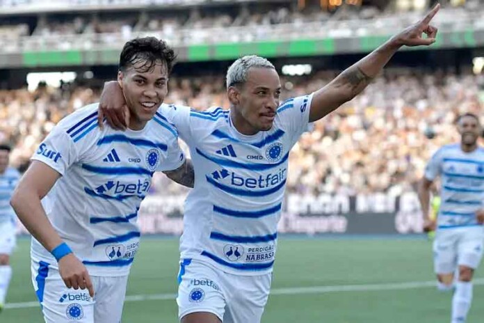 Cruzeiro-supera-o-Botafogo-e-iguala-pontuação-do-líder-Flamengo