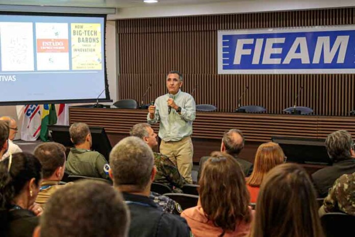 FIEAM-promove-painel-sobre-desenvolvimento-para-estagiários-da-Escola-Superior-de-Guerra