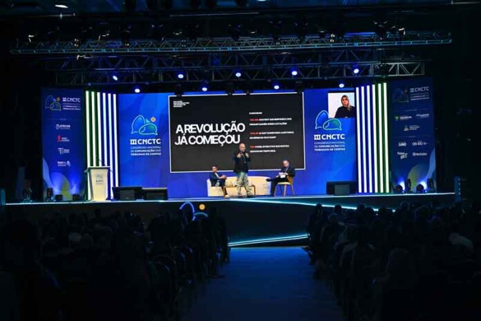 Ferramenta-de-IA-do-TCE-AM-ganha-visibilidade-em-congresso-nacional-de-comunicação