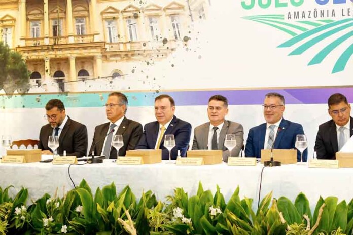 TCE-AM-marca-presença-em-ato-histórico-que-garante-terra-e-dignidade-a-famílias