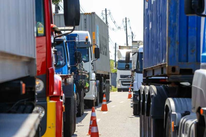 Trânsito-em-alerta-operação-“Carga-Pesada”-flagra-irregularidades-graves-em-Manaus